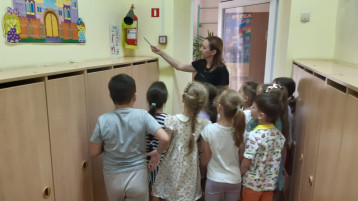 Правила пожарной безопасности". К детям пришел в гости Нолик герой из фиксиков и познакомил их с причинами возникновения пожара, и правилами поведения в создавшейся опасной ситуации. В закреплении знаний способствовала настольная игра " Азбука п Правила пожарной безопасности". К детям пришел в гости Нолик герой из фиксиков и познакомил их с причинами возникновения пожара, и правилами поведения в создавшейся опасной ситуации. В закреплении знаний способствовала настольная игра " Азбука п.